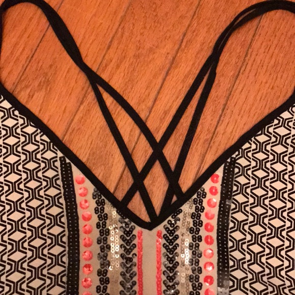 Express Sequin Tank - Picture 5 of 6